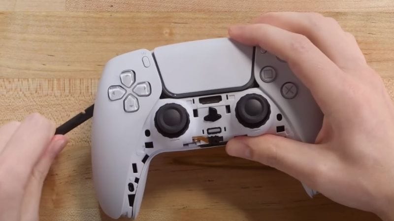 Une obsolescence programmée des manettes PS5, Xbox Series et Switch?